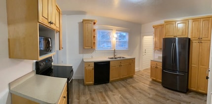 215 14th St SE in Salem, OR - Building Photo - Building Photo