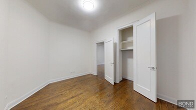 166 W 72nd St in New York, NY - Building Photo - Building Photo