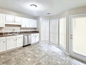 5259 Falling Creek Ln in Birmingham, AL - Foto de edificio - Building Photo