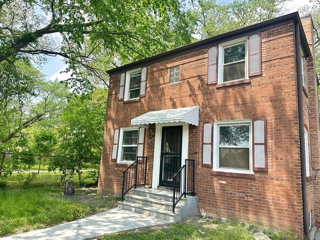 2500 E 98th St in Chicago, IL - Building Photo - Building Photo