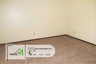 1139 Del Sol Pl in Redding, CA - Building Photo - Building Photo