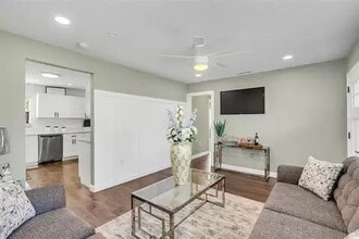 10420 Groton St in Orlando, FL - Foto de edificio - Building Photo