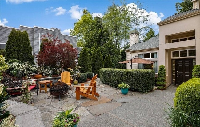 11404 NE 106th Ln in Kirkland, WA - Building Photo - Building Photo