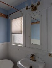 601 Crescent Ave, Unit 4 in Ellwood City, PA - Foto de edificio - Building Photo