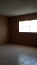 4700 NW 9th Ct in Plantation, FL - Building Photo - Building Photo