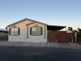 3530 Death Valley Dr in Las Vegas, NV - Building Photo