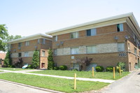 2033 N 18th Ave in Melrose Park, IL - Foto de edificio - Building Photo