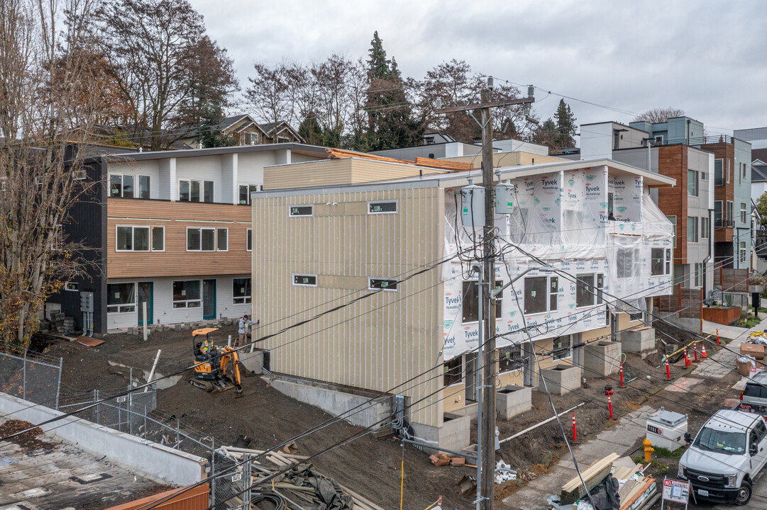 Jabooda Lane Garden in Seattle, WA - Building Photo