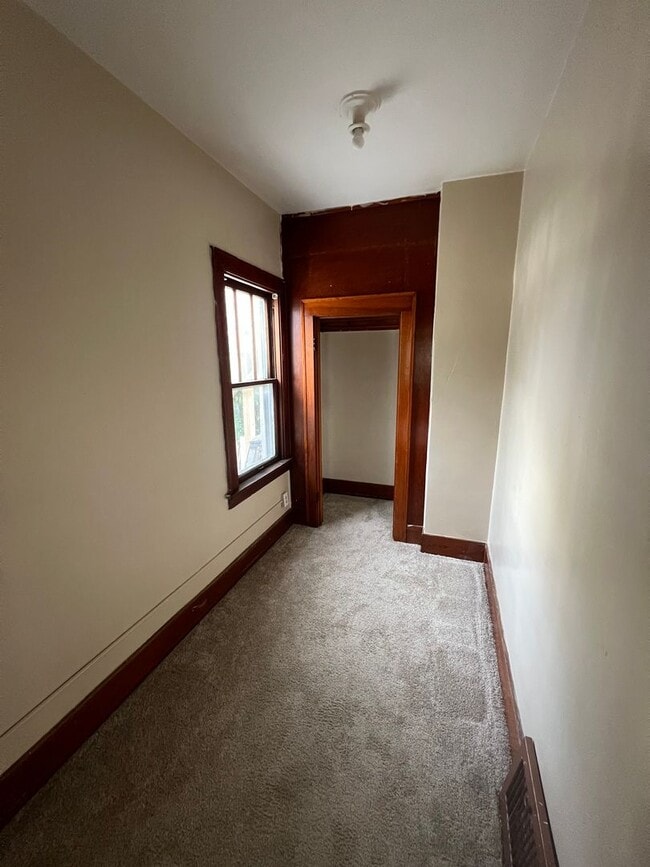 811 E Elm Ave in Monroe, MI - Building Photo - Building Photo