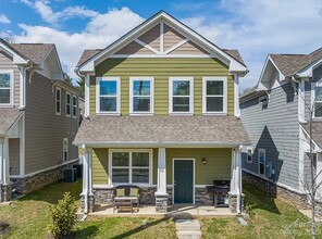 70 Shiloh Rd in Asheville, NC - Foto de edificio - Building Photo