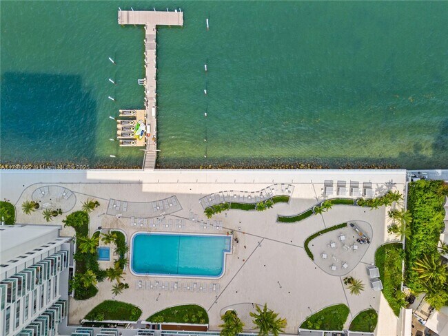 1000 West Ave, Unit 1518 in Miami Beach, FL - Building Photo - Building Photo