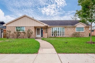 4115 Mischire Dr in Houston, TX - Building Photo - Building Photo