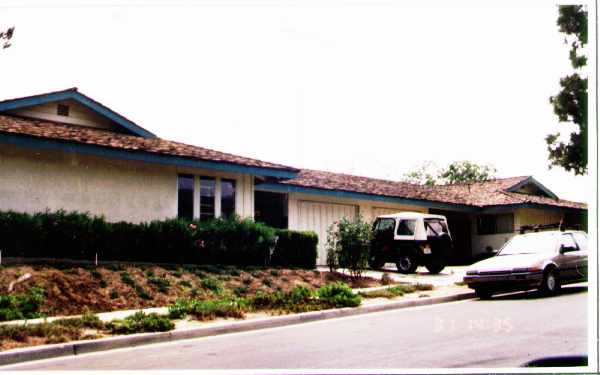 94-98 Calle Vista in Camarillo, CA - Building Photo - Building Photo