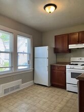 2223 E Vollmer Ave in Milwaukee, WI - Foto de edificio - Building Photo