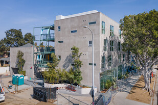 Gramercy Place Apartments in Los Angeles, CA - Building Photo - Building Photo