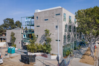 Gramercy Place Apartments in Los Angeles, CA - Foto de edificio - Building Photo