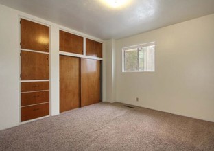 Royal Manor Apartments in Caldwell, ID - Building Photo - Interior Photo