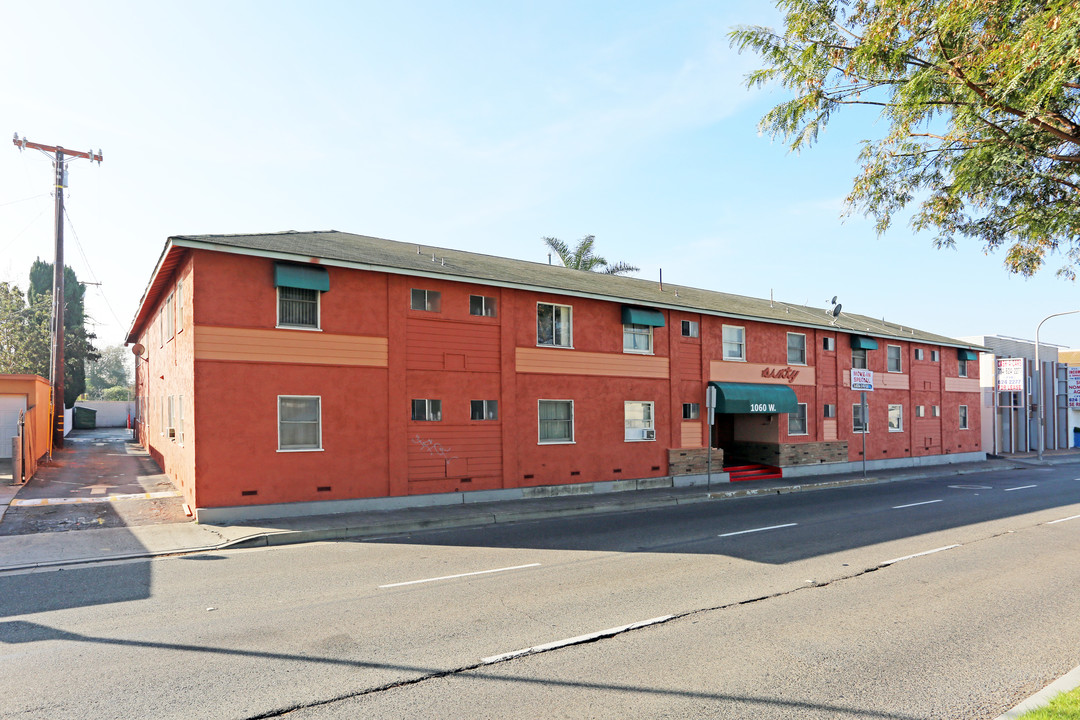 Ten Sixty Apartments in Santa Ana, CA - Building Photo