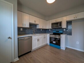 1583 Yeakel Way in Lansdale, PA - Foto de edificio - Building Photo