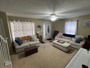 1368 Cobble Creek Cir in Bloomington, IN - Building Photo - Building Photo