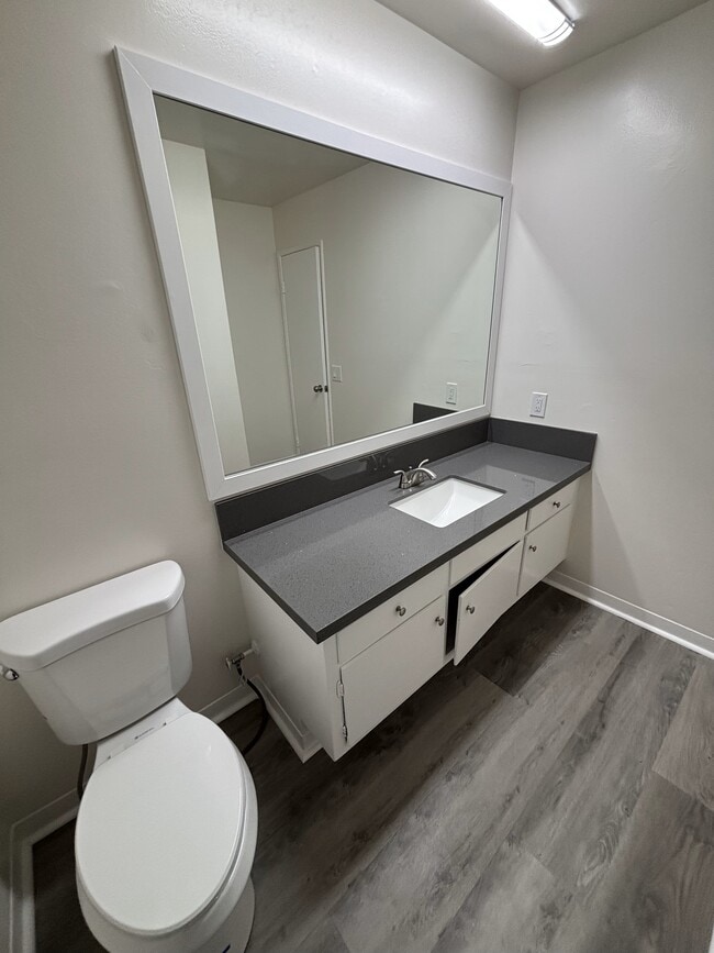 2105 Grant Ave, Unit 3 in Redondo Beach, CA - Building Photo - Building Photo