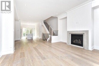 2088 Queensborough Gate in Mississauga, ON - Building Photo - Building Photo