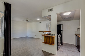 1624 E Campbell Ave-Unit -43 in Phoenix, AZ - Building Photo - Building Photo