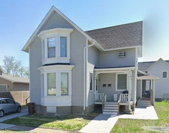 1008 Pearl St, Unit 4 in Grinnell, IA - Building Photo - Building Photo