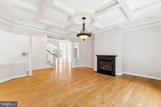 6504 Divine St in McLean, VA - Building Photo - Building Photo