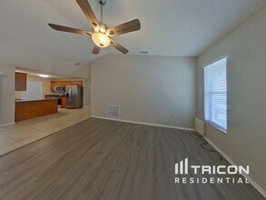 2273 Seward Cir in Sarasota, FL - Building Photo - Building Photo