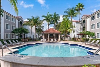 6821 SW 44th St, Unit 304 in Miami, FL - Building Photo - Building Photo