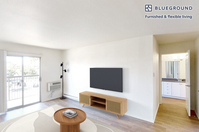 333 1st St in Seal Beach, CA - Building Photo - Building Photo