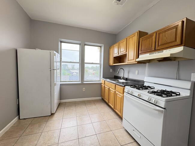 491 18th Ave, Unit 4B