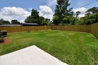 5430 N Crooked Creek Dr in Houston, TX - Building Photo - Building Photo