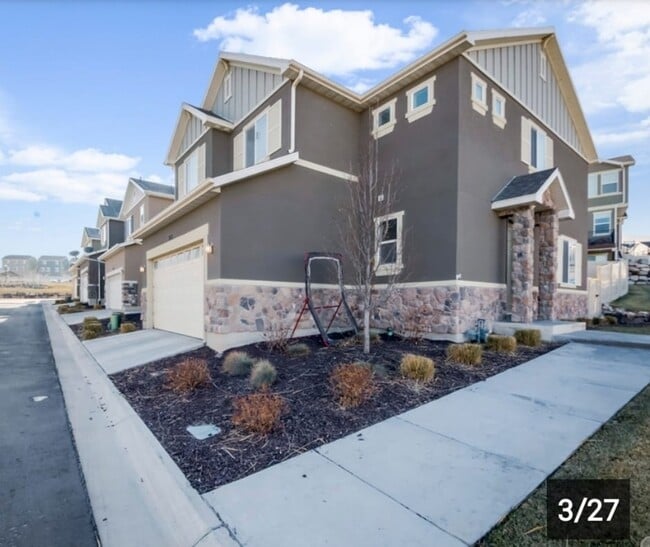 property at 269 W Willow Creek Dr