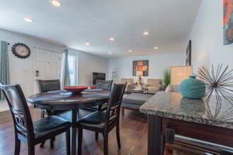 3617 Sunswept Dr in Los Angeles, CA - Building Photo - Building Photo