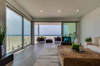 1 Eastwind St in Marina Del Rey, CA - Building Photo - Building Photo
