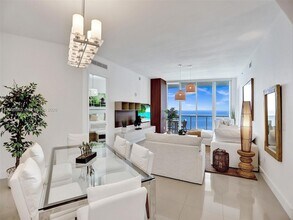 15901 Collins Ave, Unit 2807 in Sunny Isles Beach, FL - Building Photo - Building Photo