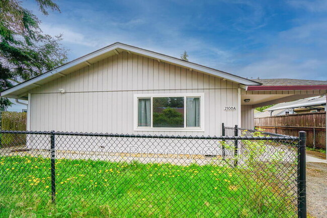 2308 Algona Dr in Vancouver, WA - Foto de edificio - Building Photo