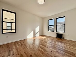 44 Bennett Ave in New York, NY - Building Photo - Building Photo