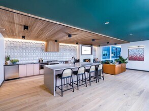 Modera Woodstock in Portland, OR - Foto de edificio - Building Photo