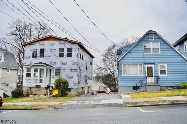 394 N 7th St in Prospect Park, NJ - Building Photo - Building Photo
