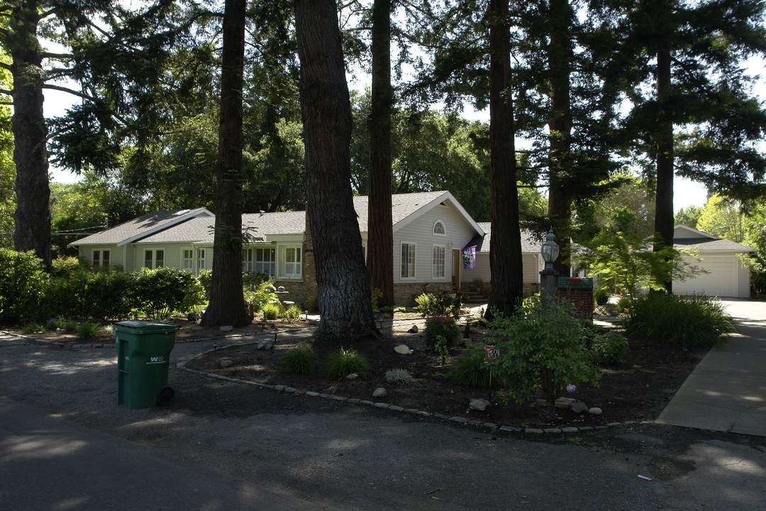 1431 Jackson Way in Alamo, CA - Foto de edificio