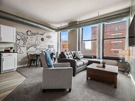 1211 W 9th St in Cleveland, OH - Building Photo