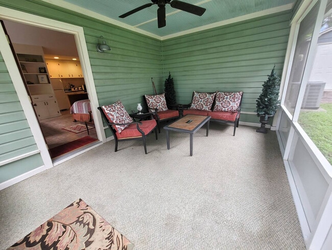 205 SE 7th St-Unit -ID1359136P in Gainesville, FL - Building Photo - Building Photo