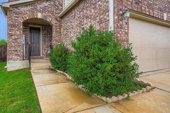 10015 Overlook Acrs in San Antonio, TX - Building Photo - Building Photo