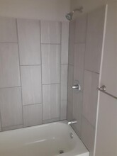 103 Meyers Ter Cir in Lacy Lakeview, TX - Building Photo - Building Photo