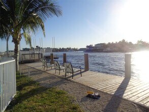 999 S Riverside Dr, Unit 102 in Pompano Beach, FL - Building Photo - Building Photo