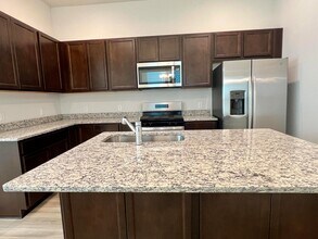 4008 Flatiron Dr in Charleston, SC - Foto de edificio - Building Photo