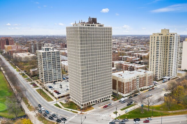 6700 S South Shore Dr in Chicago, IL - Foto de edificio - Building Photo